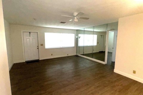 Villa ou maison à vendre à Stuart, Floride: 4 chambres, 154.96 m2 № 2272567 - photo 9