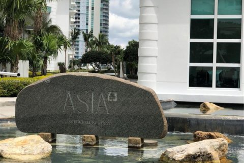 Condo in Miami, Florida, 2 bedrooms  № 1988436 - photo 2