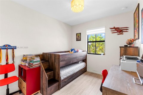 House in Hialeah, Florida 3 bedrooms, 137.77 sq.m. № 2024441 - photo 20