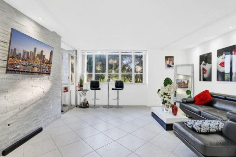 Copropriété à louer à Miami, Floride: 3 chambres, 157.93 m2 № 2064348 - photo 13