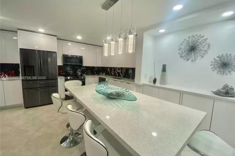 Copropriété à louer à Miami, Floride: 3 chambres, 157.93 m2 № 2064348 - photo 11