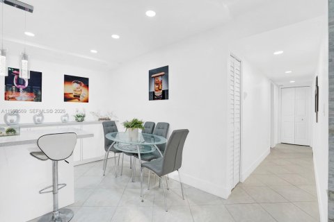 Copropriété à louer à Miami, Floride: 3 chambres, 157.93 m2 № 2064348 - photo 14