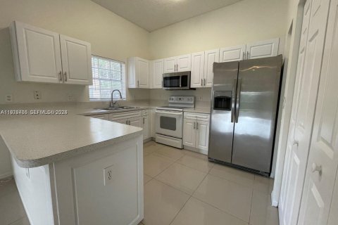 Touwnhouse à louer à Weston, Floride: 2 chambres, 110.46 m2 № 2043797 - photo 12