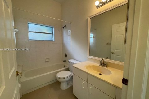 Touwnhouse à louer à Weston, Floride: 2 chambres, 110.46 m2 № 2043797 - photo 17