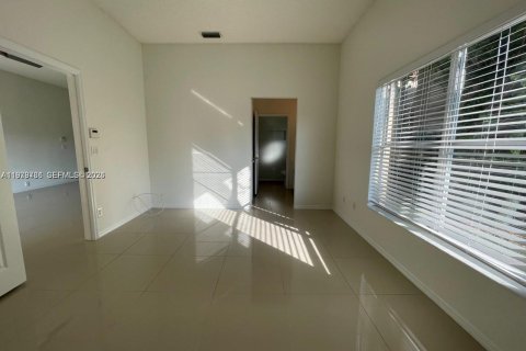 Touwnhouse à louer à Weston, Floride: 2 chambres, 110.46 m2 № 2043797 - photo 23