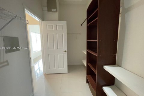 Touwnhouse à louer à Weston, Floride: 2 chambres, 110.46 m2 № 2043797 - photo 25