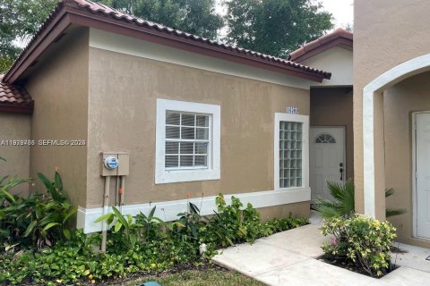 Touwnhouse à louer à Weston, Floride: 2 chambres, 110.46 m2 № 2043797 - photo 3