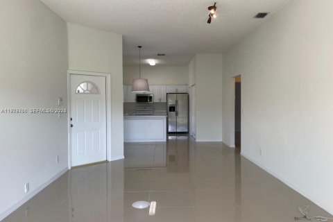 Touwnhouse à louer à Weston, Floride: 2 chambres, 110.46 m2 № 2043797 - photo 6