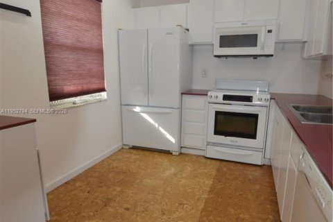 Condo in Dania Beach, Florida, 2 bedrooms № 2054583