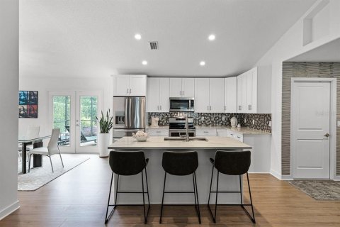 Casa en venta en Orlando, Florida, 3 dormitorios, 192.21 m2 № 1907556 - foto 9