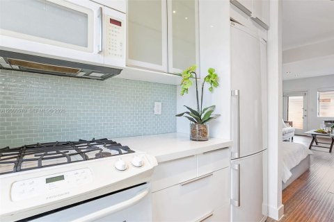 Copropriété à louer à Miami Beach, Floride: 35.3 m2 № 2065080 - photo 12