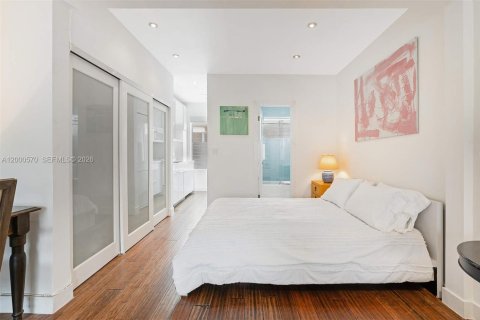 Copropriété à louer à Miami Beach, Floride: 35.3 m2 № 2065080 - photo 13