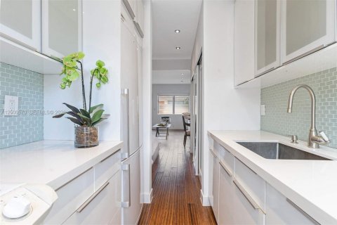 Copropriété à louer à Miami Beach, Floride: 35.3 m2 № 2065080 - photo 11