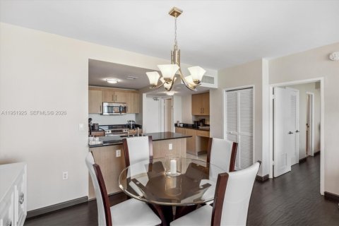 Condominio en alquiler en Bal Harbour, Florida, 1 dormitorio, 83.24 m2 № 2054579 - foto 4