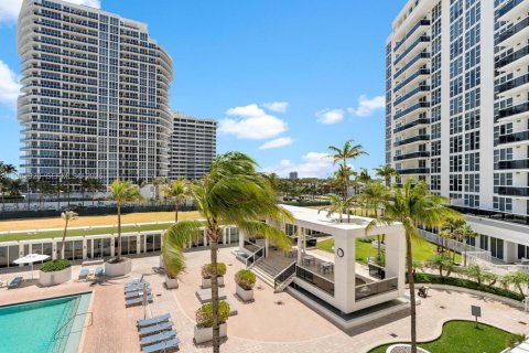 Condominio en alquiler en Bal Harbour, Florida, 1 dormitorio, 83.24 m2 № 2054579 - foto 19