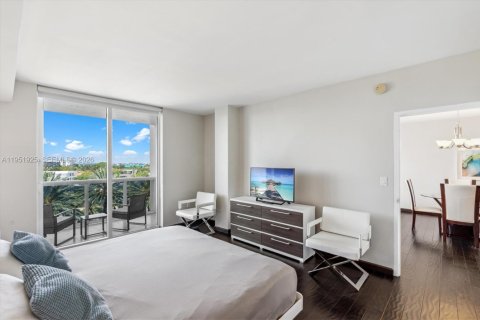 Condominio en alquiler en Bal Harbour, Florida, 1 dormitorio, 83.24 m2 № 2054579 - foto 15