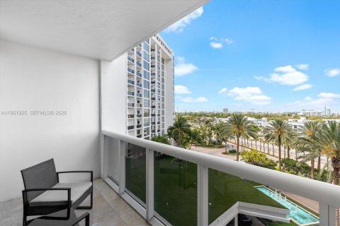 Condominio en alquiler en Bal Harbour, Florida, 1 dormitorio, 83.24 m2 № 2054579 - foto 23