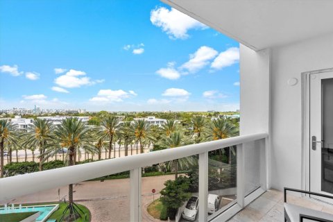 Condominio en alquiler en Bal Harbour, Florida, 1 dormitorio, 83.24 m2 № 2054579 - foto 21