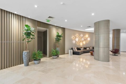 Condominio en alquiler en Bal Harbour, Florida, 1 dormitorio, 83.24 m2 № 2054579 - foto 28