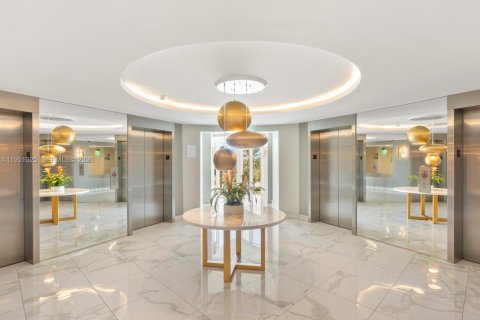 Condominio en alquiler en Bal Harbour, Florida, 1 dormitorio, 83.24 m2 № 2054579 - foto 27