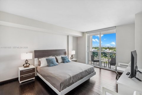 Condominio en alquiler en Bal Harbour, Florida, 1 dormitorio, 83.24 m2 № 2054579 - foto 14