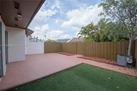 House in Homestead, Florida 2 bedrooms, 98.48 sq.m. № 1692287 - photo 13