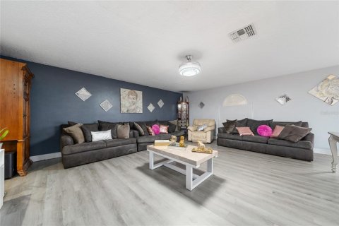 Casa en venta en Davenport, Florida, 4 dormitorios, 280.01 m2 № 1877196 - foto 3