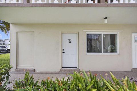 Copropriété à vendre à West Palm Beach, Floride: 2 chambres, 75.62 m2 № 2247292 - photo 6