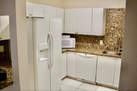 Townhouse in Coral Springs, Florida 3 bedrooms, 101.26 sq.m. № 2086385 - photo 14