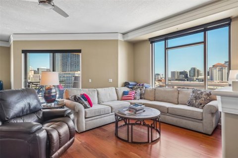 Condominio en venta en Tampa, Florida, 2 dormitorios, 147.99 m2 № 2431775 - foto 3