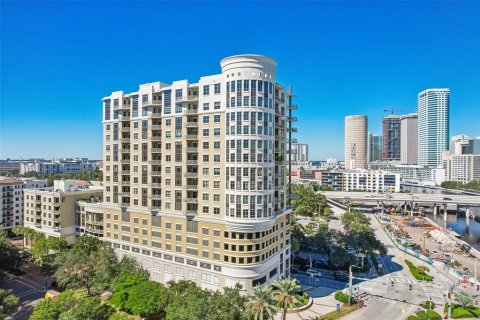 Condominio en Tampa, Florida, 2 dormitorios  № 2431775