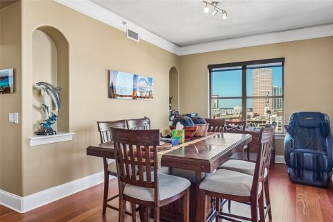Condominio en venta en Tampa, Florida, 2 dormitorios, 147.99 m2 № 2431775 - foto 10
