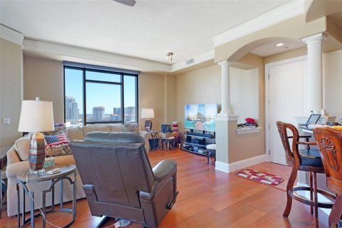 Condominio en venta en Tampa, Florida, 2 dormitorios, 147.99 m2 № 2431775 - foto 7