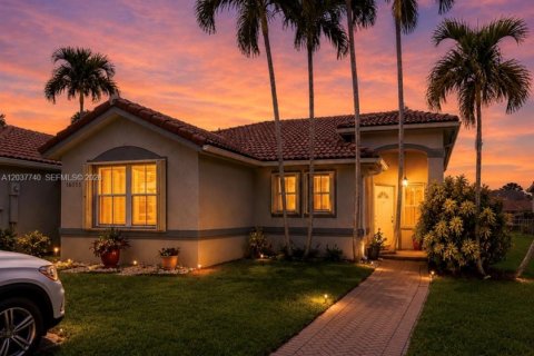 Casa en Miami, Florida 3 dormitorios, 141.68 m2 № 2263787