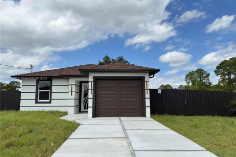 Casa en venta en Lehigh Acres, Florida, 3 dormitorios № 1965540 - foto 1