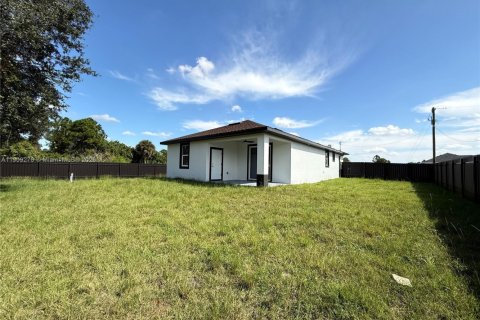 Casa en venta en Lehigh Acres, Florida, 3 dormitorios № 1965540 - foto 17
