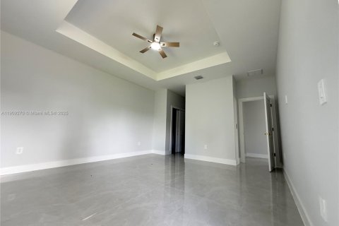 Casa en venta en Lehigh Acres, Florida, 3 dormitorios № 1965540 - foto 11