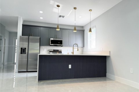 Casa en venta en Lehigh Acres, Florida, 3 dormitorios № 1965540 - foto 6