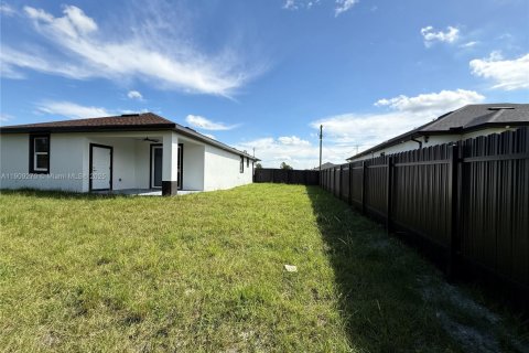 Casa en venta en Lehigh Acres, Florida, 3 dormitorios № 1965540 - foto 18
