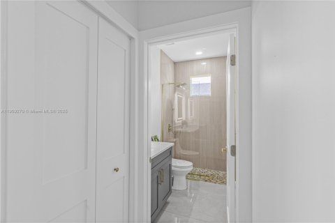 Casa en venta en Lehigh Acres, Florida, 3 dormitorios № 1965540 - foto 23