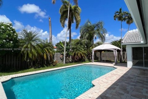 House in Cutler Bay, Florida 3 bedrooms, 157 sq.m. № 1994343 - photo 16