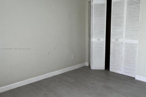 House in Cutler Bay, Florida 3 bedrooms, 157 sq.m. № 1994343 - photo 8