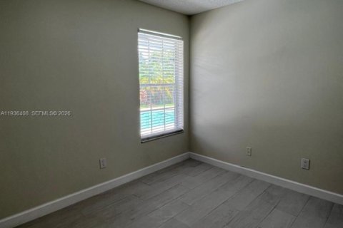 House in Cutler Bay, Florida 3 bedrooms, 157 sq.m. № 1994343 - photo 9