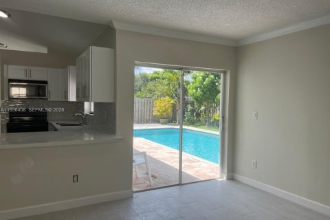 House in Cutler Bay, Florida 3 bedrooms, 157 sq.m. № 1994343 - photo 6