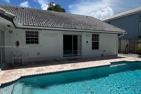 House in Cutler Bay, Florida 3 bedrooms, 157 sq.m. № 1994343 - photo 4