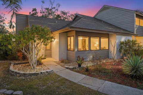 Villa ou maison à vendre à Sarasota, Floride: 2 chambres, 117.8 m2 № 2147721 - photo 3