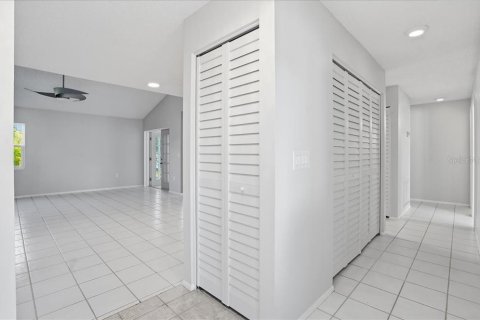 Villa ou maison à vendre à Sarasota, Floride: 2 chambres, 117.8 m2 № 2147721 - photo 14