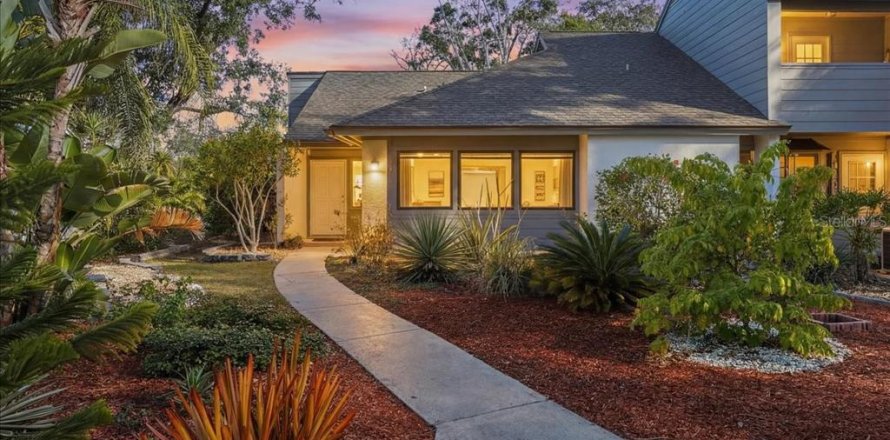 Villa ou maison à Sarasota, Floride 2 chambres, 117.8 m2 № 2147721