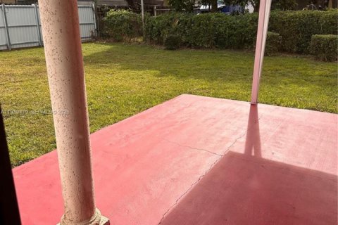 Купить виллу или дом в Майами, Флорида 4 спальни, 130.16м2, № 1998256 - фото 11