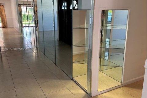 Купить виллу или дом в Майами, Флорида 4 спальни, 130.16м2, № 1998256 - фото 3